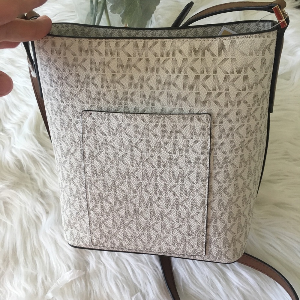 Last one✨Michael Kors small Kimberly bucket bag - Picture 8 of 8